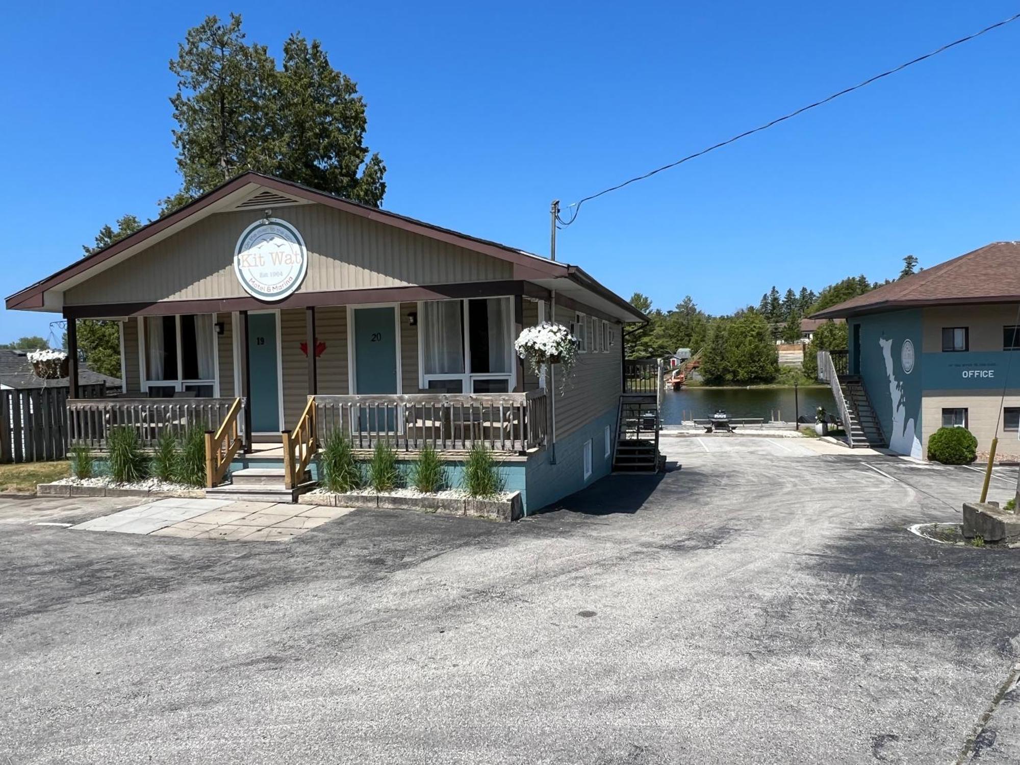 Kit Wat Motel & Marina Sauble Beach Εξωτερικό φωτογραφία