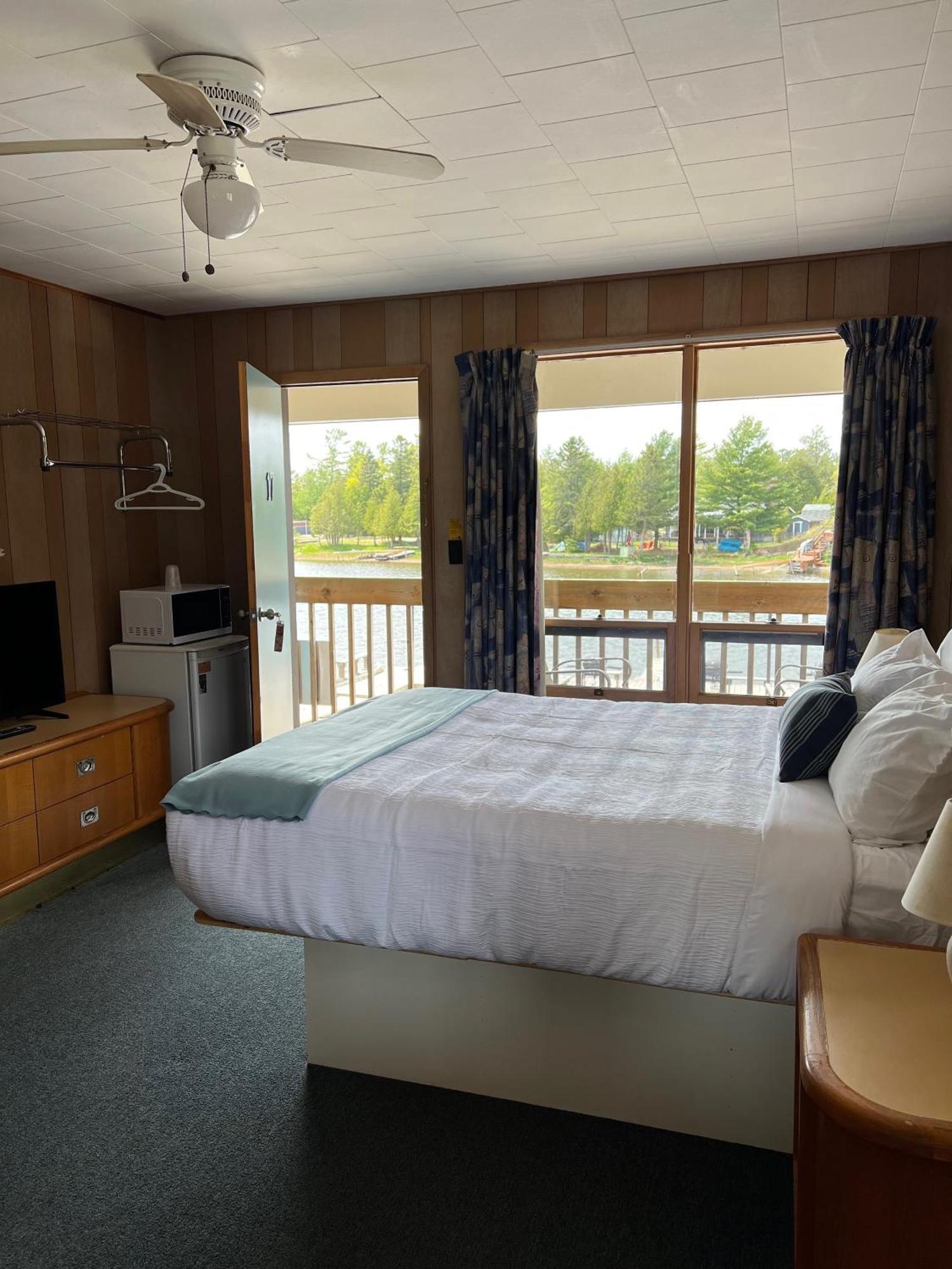 Kit Wat Motel & Marina Sauble Beach Εξωτερικό φωτογραφία